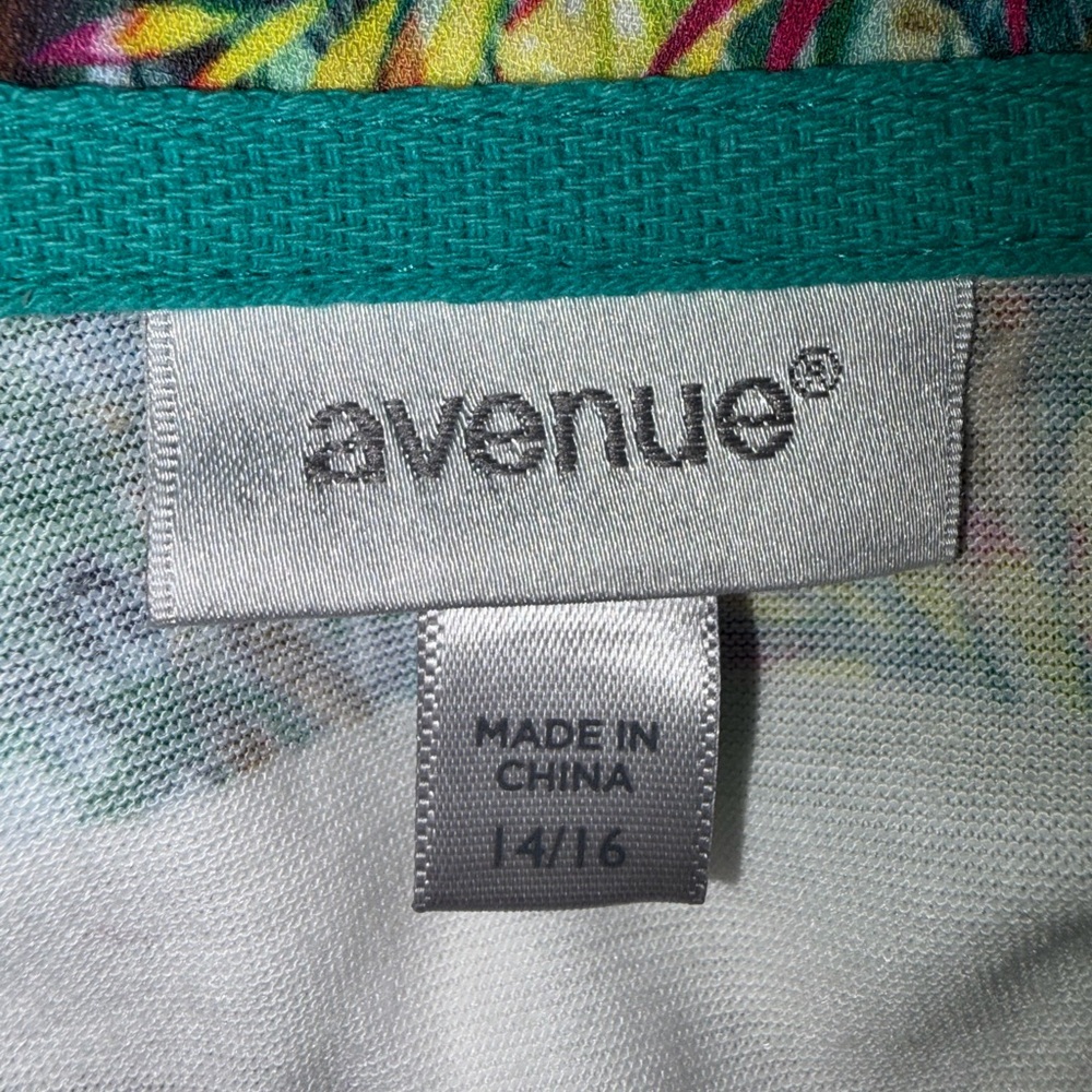 Avenue 14/16 Tropical Stripe Tie Front Blouse Plus Size - Picture 11 of 12
